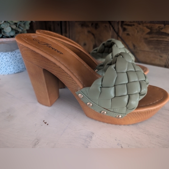 Forever 21 Women's Green Woven Heeled Sandals Nwot - Picture 9 of 9